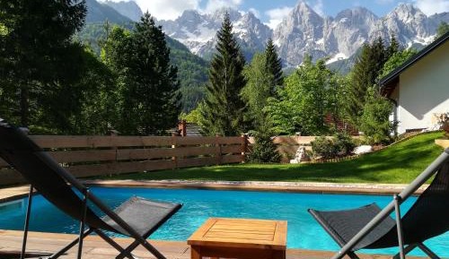 Three-Bedroom House with Private Pool 