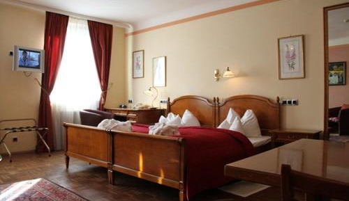 Three Room Apartment (5 Adults)