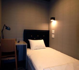 Grande Cabin - Male Only
