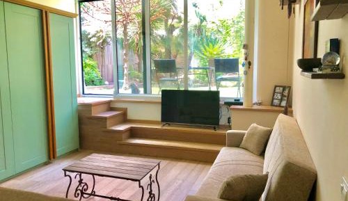 Apartment with Garden View