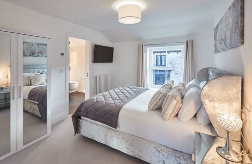 Harrogate City Centre Apartment | Host & Stay | Oxford House