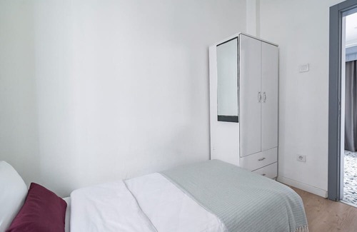 Pera Apartment | Central Flat w Sea View and near Galata Tower