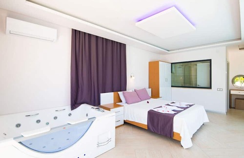 Sarıbelen Villa | Dreamy Villa with Private Pool and Jacuzzi in Kas