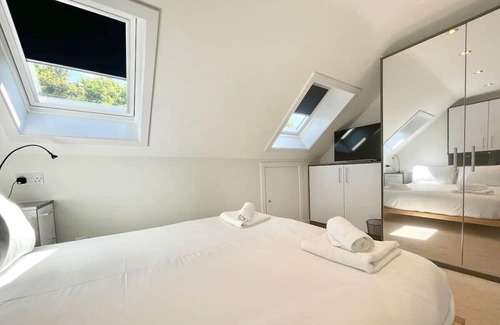 Glasgow House | Clyde Villa Apartment
