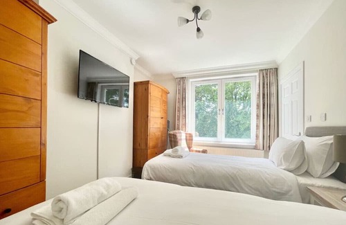 Glasgow House | Clyde Villa Apartment