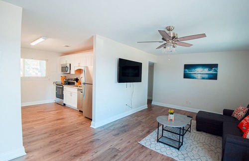 Biloxi Apartment | 💥👣WALK 2 SHORES | 2BR SLEEPS 6 & NEARBY CASINOS