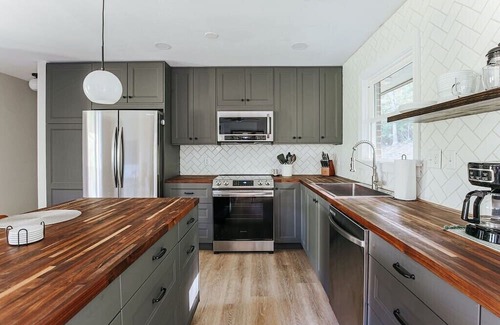 Faber House | Hillside Haven: Modern Retreat, Mountain Views