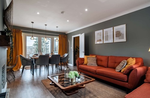 Chatham House | Luxury Renovated Bungalow with Hot Tub