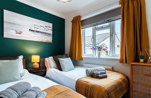 Chatham House | Luxury Renovated Bungalow with Hot Tub