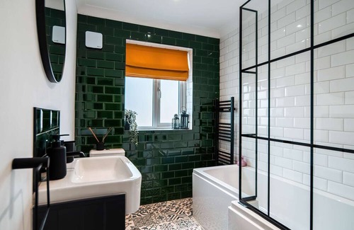 Chatham House | Luxury Renovated Bungalow with Hot Tub
