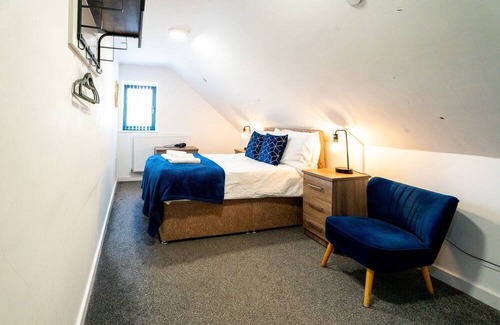 Roath Apartment | 3 BR, close to City, Free Parking