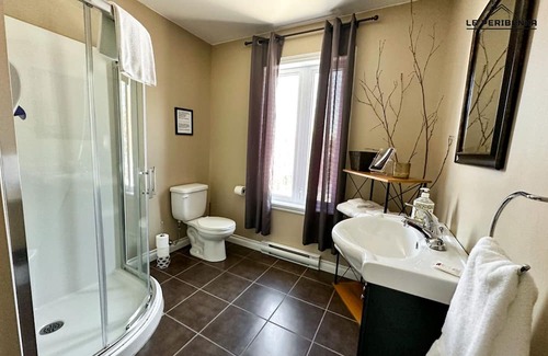 Lamarche Ski Chalet | Le Bassin, le Péribonka. Venez Respirer L'air Frais de la Montagne !