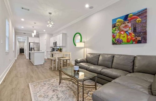 Mid-City House | Brand New Clean Modern 3br by Streetcar Line!