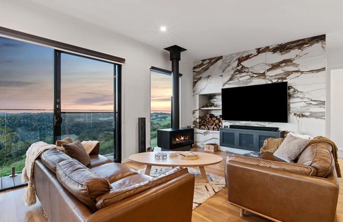 Booroobin Cabin | The Ridge at Maleny - The Deluxe Residence
