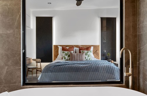 Booroobin Cabin | The Ridge at Maleny - The Deluxe Residence