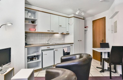 Grindelwald Apartment | Nice apartment for 2 people with WIFI, TV, pets allowed and parking