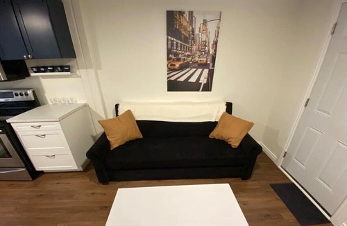 East Windsor House | Tiny Home | PetFriendly+Prime+Disney+Parking+Wifi