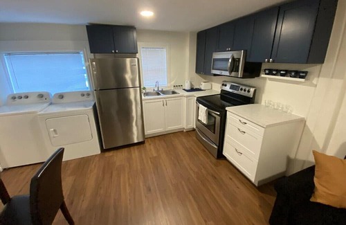East Windsor House | Tiny Home | PetFriendly+Prime+Disney+Parking+Wifi