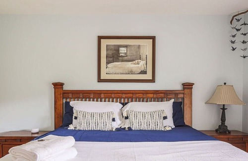 Staunton House | Ridgeview Retreat: Mountain Views and Pet Friendly