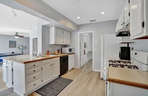Lighthouse Point House | 4 Bedroom Home with Game Room & Pool