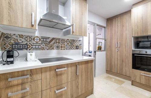 Torrevieja Apartment | Apartment 'Apartament Claro' with Balcony, Wi-Fi and Air Conditioning