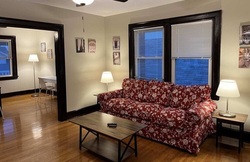 Norwood House | Hunter #2, Private One Bed near Xavier & Downtown