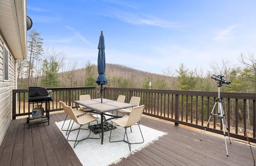 Luray House | Family Getaway at Cross Mountain
