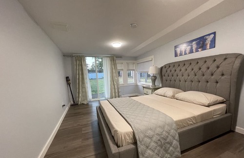 Surrey House | Cozy Little White House With Two Bedrooms