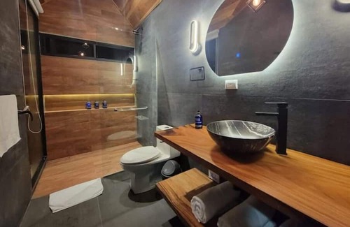 Monteverde Cabin | Glass Cabin in the Forest+270° view+ Hot Tub +Deck