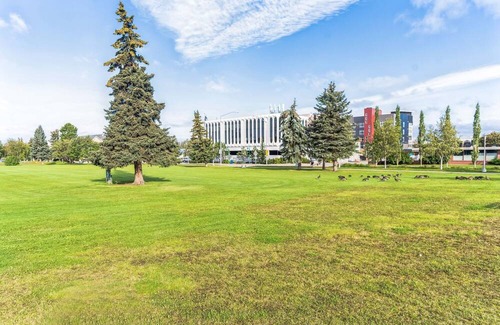 Downtown Anchorage House | NEW LISTING! Highline: 2nd Floor Interior King 210 (No View) by RedAwning