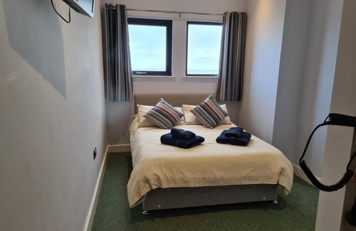 Saundersfoot Apartment | No 10 Ocean Cabins - Saundersfoot Harbour - Saundersfoot
