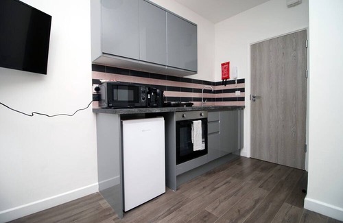 Splott Apartment | Contemporary & Chic Studio No6 -CoHost Collections