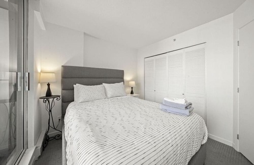 Coal Harbour Condo | Amazing 1 bedroom in Coal Harbour