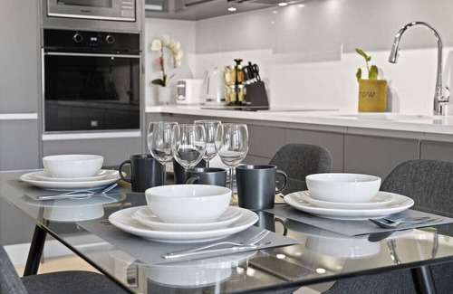 Mount Pleasant Apartment | Urban Escape Contemporary Haven in Mount Pleasant