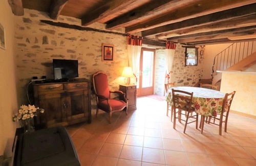 Lapeyrugue Cottage | Gite Lapeyrugue, 2 bedrooms, 4 persons