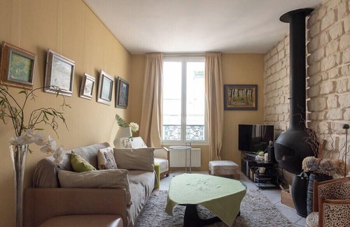 Quartier de la Roquette Apartment | Bright T2 with fireplace in the 11th