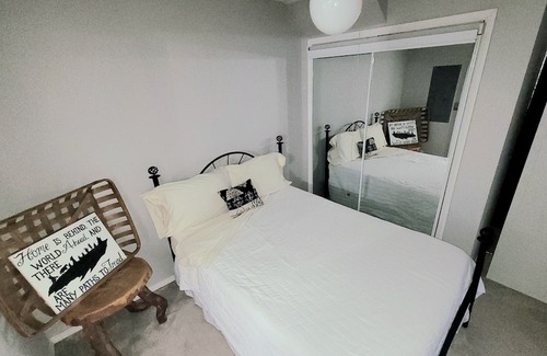 Eudora Apartment | Sweet Spot ! Especially if your traveling with a dog or big vehicles