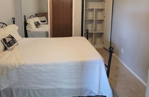 Eudora Apartment | Sweet Spot ! Especially if your traveling with a dog or big vehicles