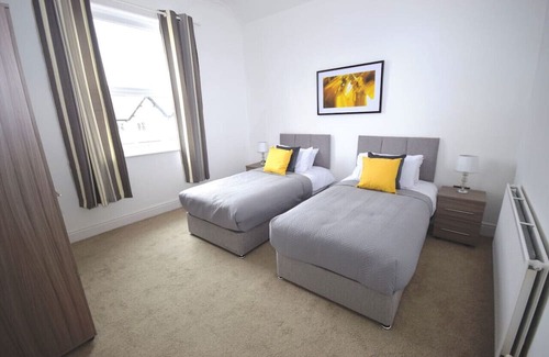 Lytham St. Anne's House | Lytham Place - Exceptionally spacious, central apartment in Lytham St Annes