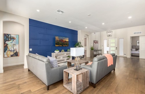 Arcadia House | OPULENT OASIS - WALK TO OLD TOWN!