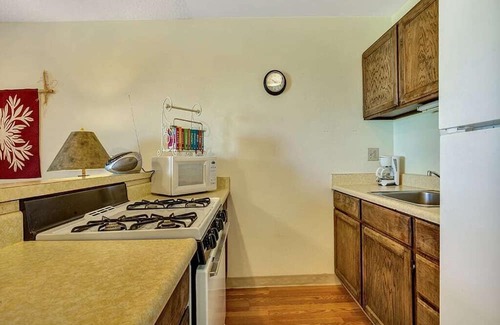 Kaunakakai Condo | Modern Hawaii w/Lanai, Cable TV, WiFi-#221