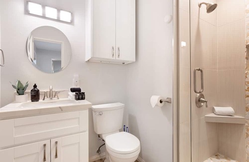 South Mission Beach House | Mission Point Buyout by AvantStay | Two Unit Buyout w/ Patio & Close to Beach!