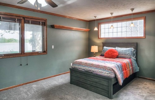 Carter Lake House | Lake view 3 bedroom near CWS ZOO OLD MARKET