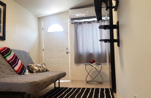 Nueva Ensenada House | Pura Vida Casita Retreat: Temp-control heat+more modern conveniences for comfort