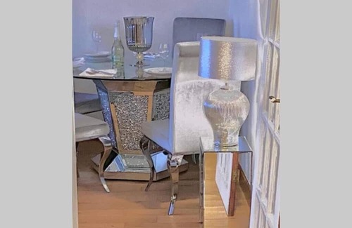 Port Glasgow House | Beautiful sea view property
