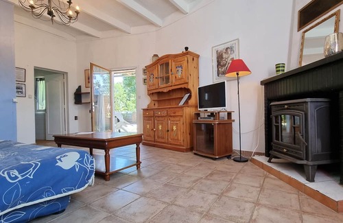 Saint-Just-Luzac House | La Chaumiere 1 bedroom gite