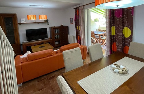 El Portil House | Casa Adosada Cerca de la Playa en Urbanización Agradable con Piscina, Pista de