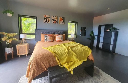 Takuvaine Tapere House | Beautiful Family Friendly House with Pool