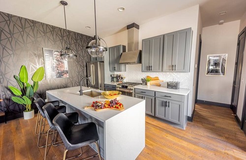 Edgehill House | BEST GULCH LOCATION IN NASHVILLE - LUXURY DESIGNER HOME - W/CITY VIEWS
