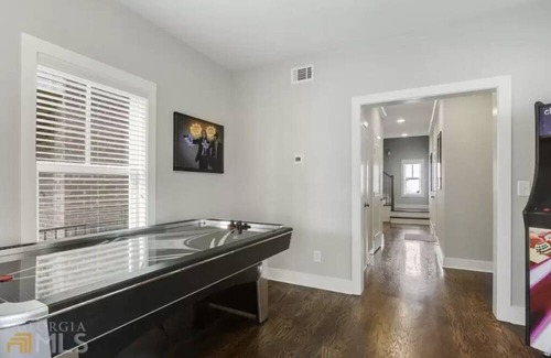 Westside House | Beautifully spacious 4 bed/ 4 bath house with game room in the heart of Atlanta!